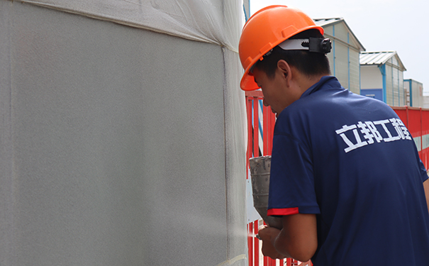 真石漆噴幾遍成活?